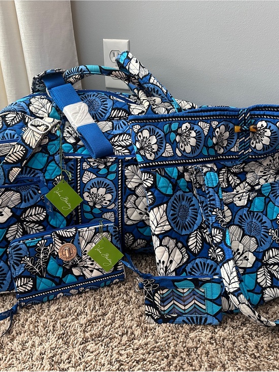 Vera Bradley Handbags - Vera Bradley Blue & White Floral Quilted 5 Piece Travel Bag Set